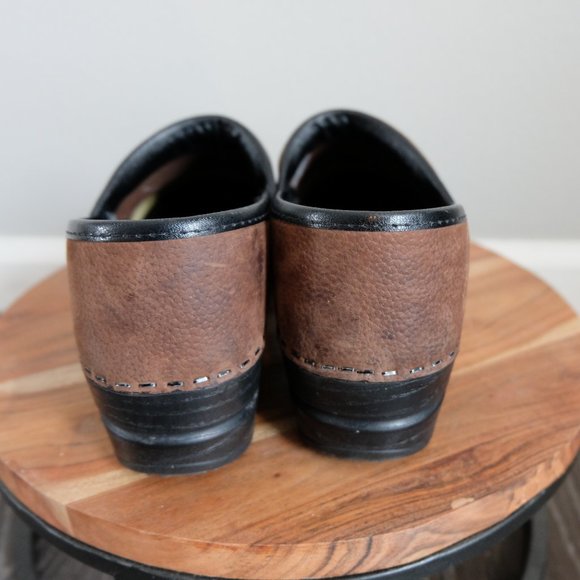 Sanita Textured Oil Brown Leather Clogs - Picture 6 of 7